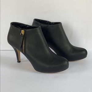 Madden Girl Ginger Black leather booties size 8